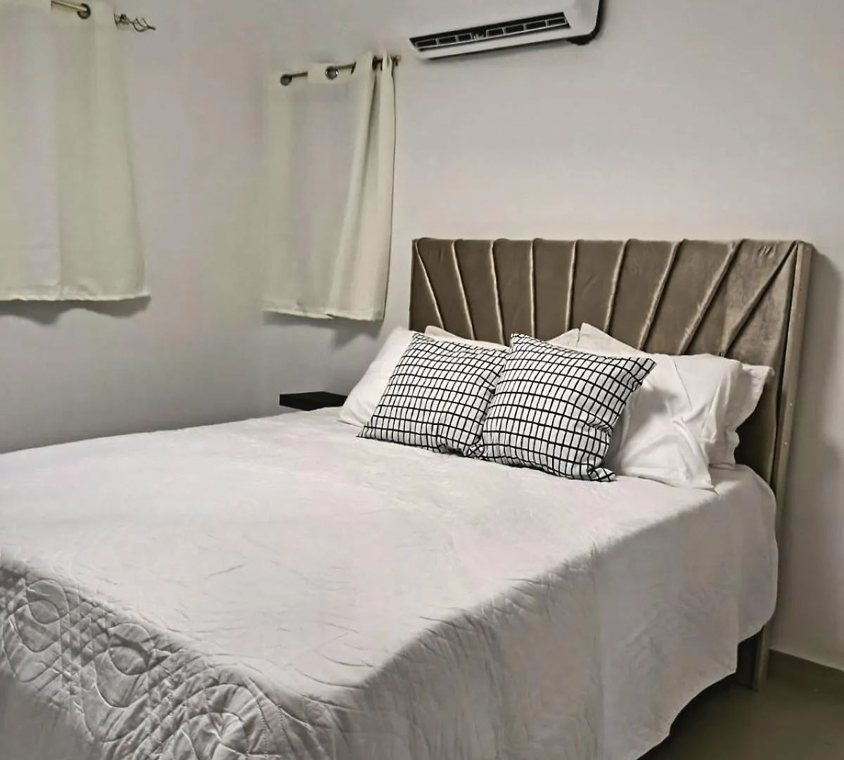 New! Laromanadr Secludedjourney La Romana 0*,